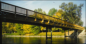 Fussgaengerbruecke ueber die Isar